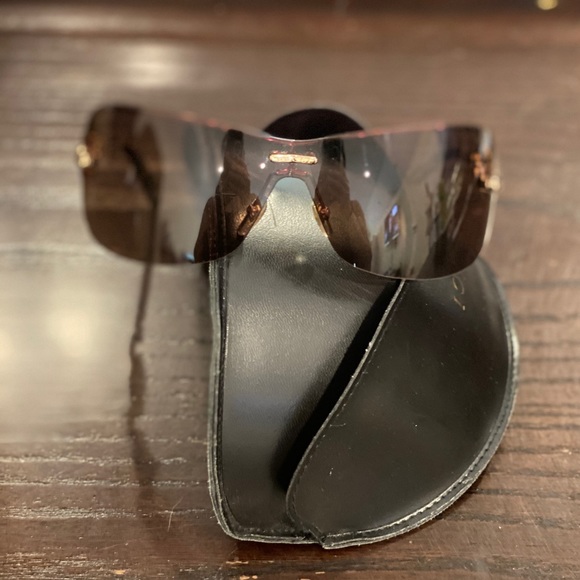 Gucci Sunglasses - Authentic - Picture 1 of 6